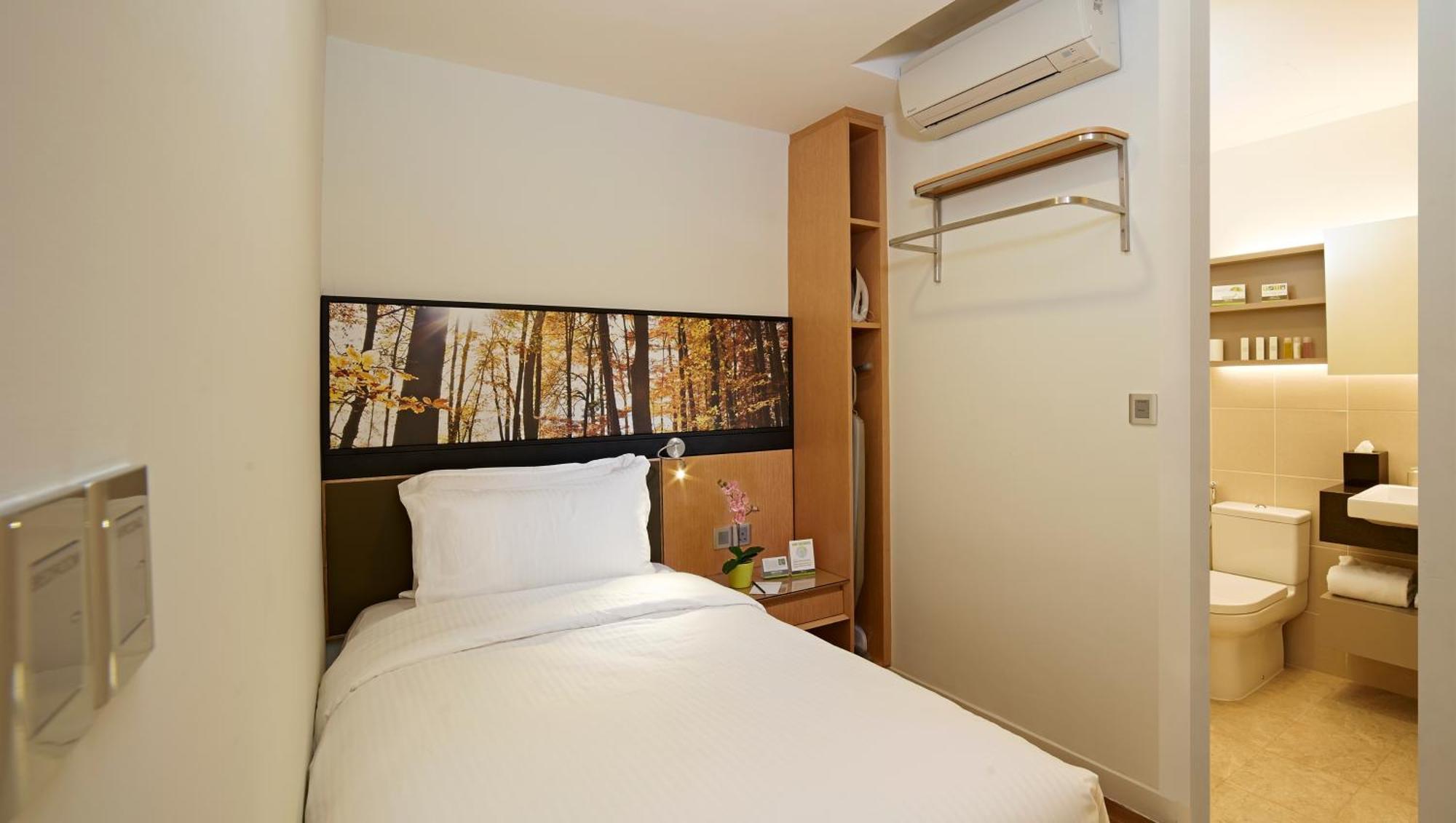 Hotel The Signature Hotel&serviced